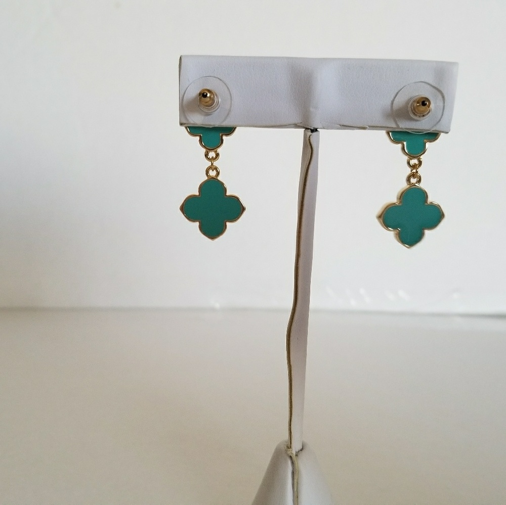 gold earrings with turquoise four leaf clover. - Picture 3 of 7